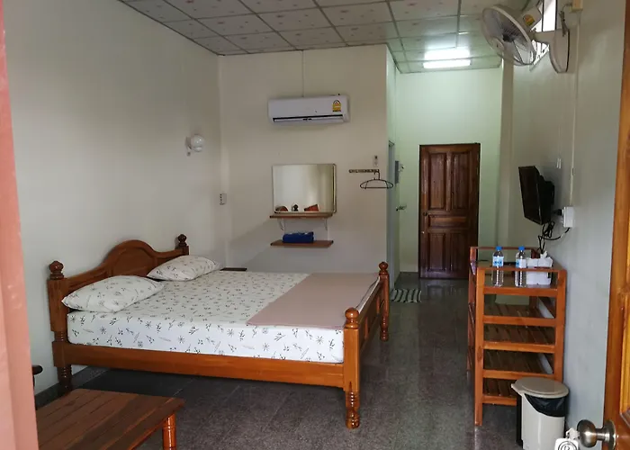 โรงแรม Puengluang 2*