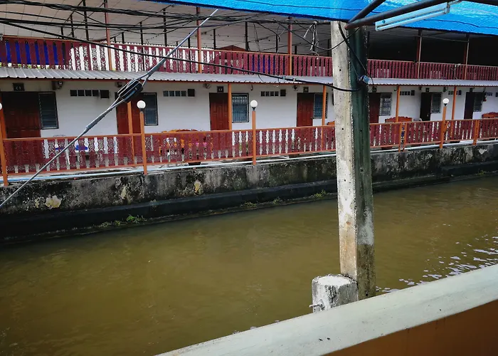 โรงแรม Puengluang