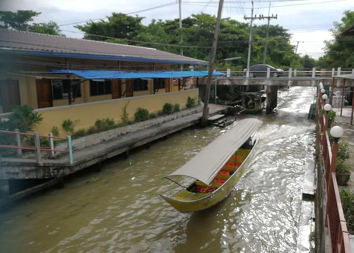 Puengluang โรงแรม ดำเนินสะดวก