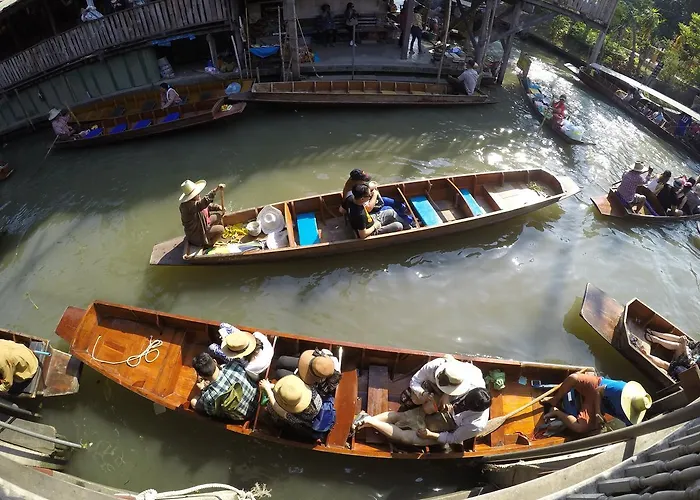 โรงแรม Puengluang ดำเนินสะดวก