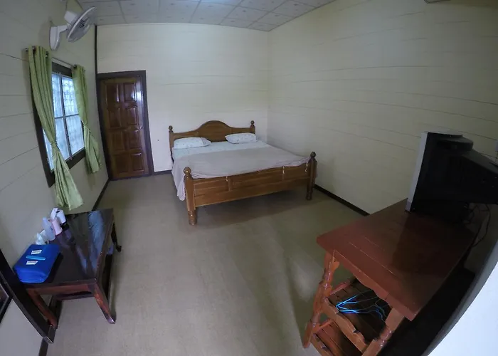 โรงแรม Puengluang 2*