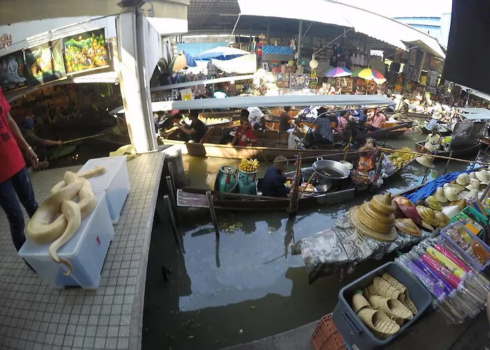 โรงแรม Puengluang